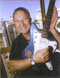 Bezalel Jungreis performing